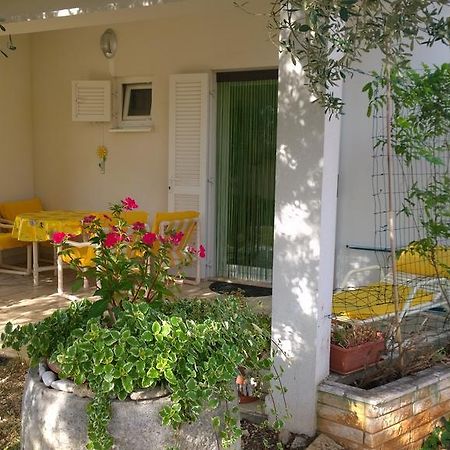 Apartment Free Parking Big Garden Peroj Bagian luar foto