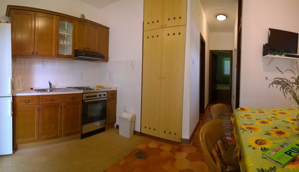 Apartment Free Parking Big Garden Peroj Bagian luar foto